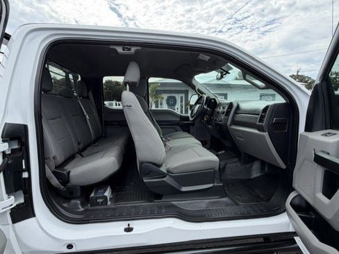 Used 2018 Ford F250 XL w/ Power Equipment Group AWD/4WD image 16