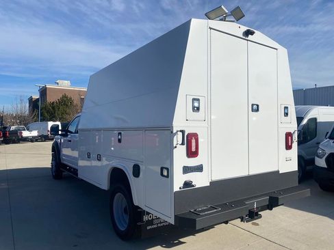 New 2025 Ford F450 XLT w/ XLT Value Package image 1