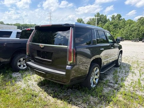 Used 2018 Cadillac Escalade Premium Luxury AWD/4WD image 5