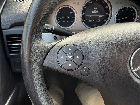 Used 2010 Mercedes-Benz GLK 350 4MATIC image 24