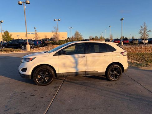 Used 2017 Ford Edge SE AWD/4WD image 3