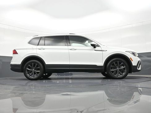 Used 2024 Volkswagen Tiguan SE image 28