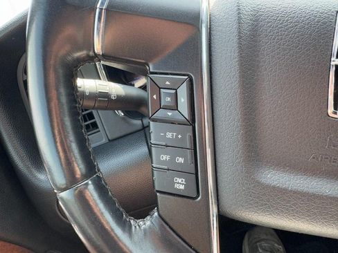 Used 2015 Lincoln Navigator 4WD image 17