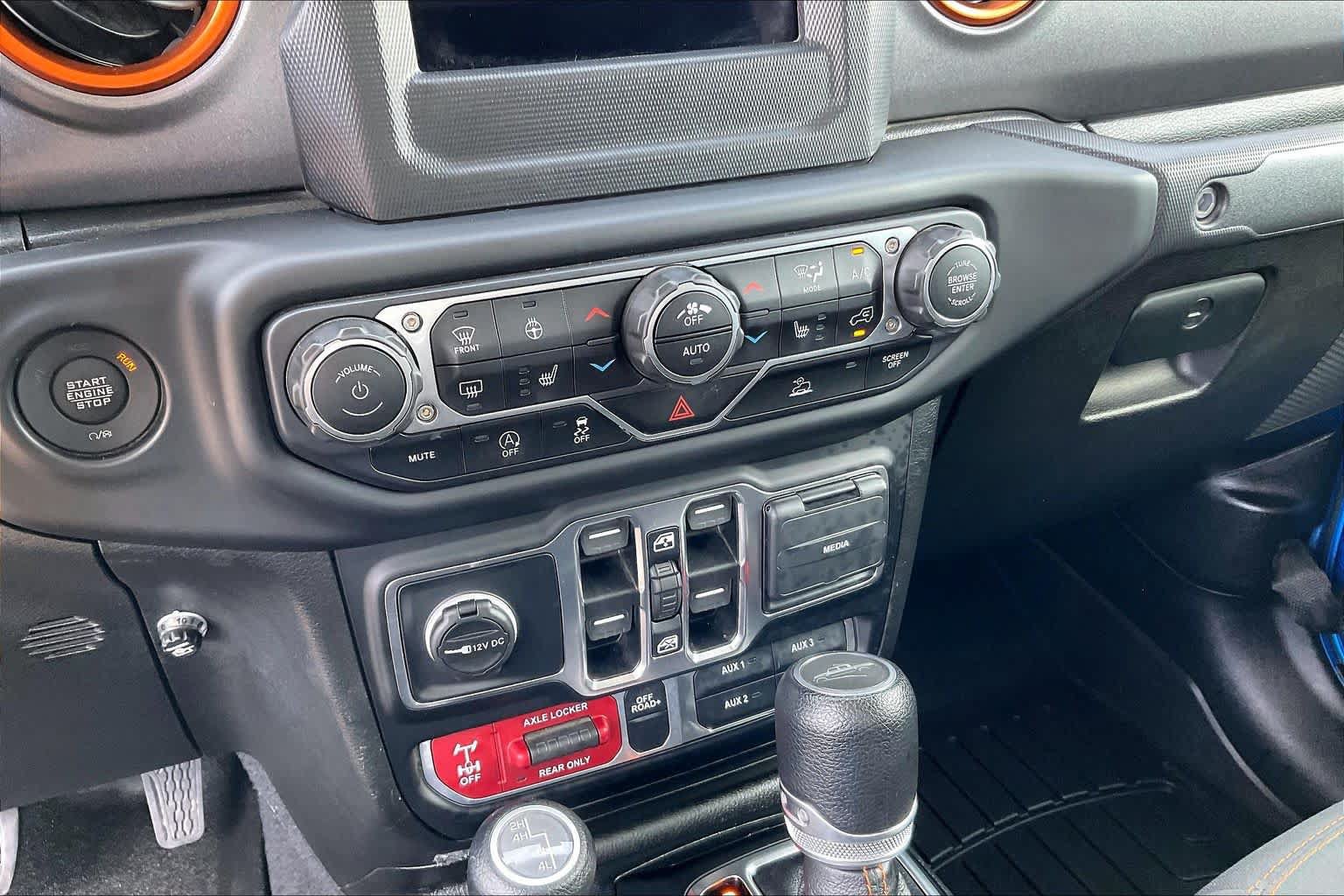 Used 2021 Jeep Gladiator Mojave w/ Cold Weather Group AWD/4WD image 31