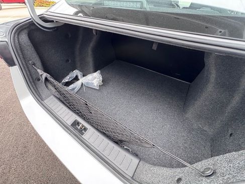 Used 2025 Nissan Versa S w/ Trunk Package image 28