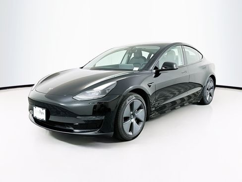 Used 2021 Tesla Model 3 Standard Range Plus RWD image 3