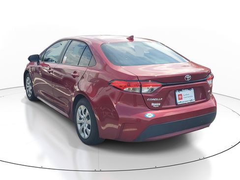 Certified 2022 Toyota Corolla LE FWD image 9