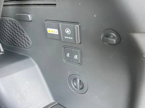 Used 2024 Kia EV9 Land AWD/4WD image 15