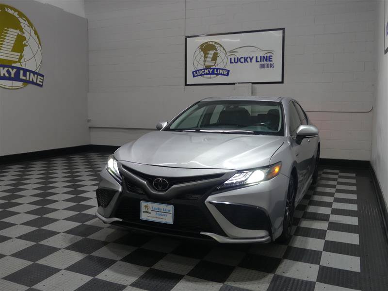 Used 2023 Toyota Camry XSE FWD image 4