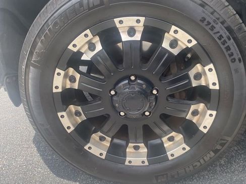 Used 2016 Toyota Tundra SR5 w/ SR5 Upgrade Package RWD image 16