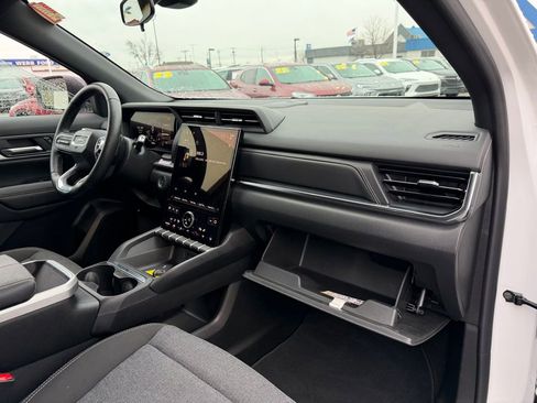 Used 2025 GMC Terrain Elevation w/ Black Edition image 15