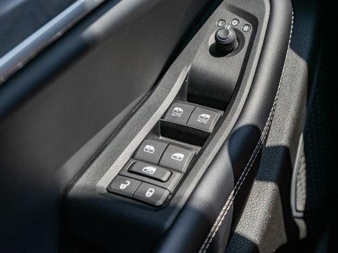 Used 2023 Jeep Grand Cherokee L Limited w/ Luxury Tech Group II AWD/4WD image 15
