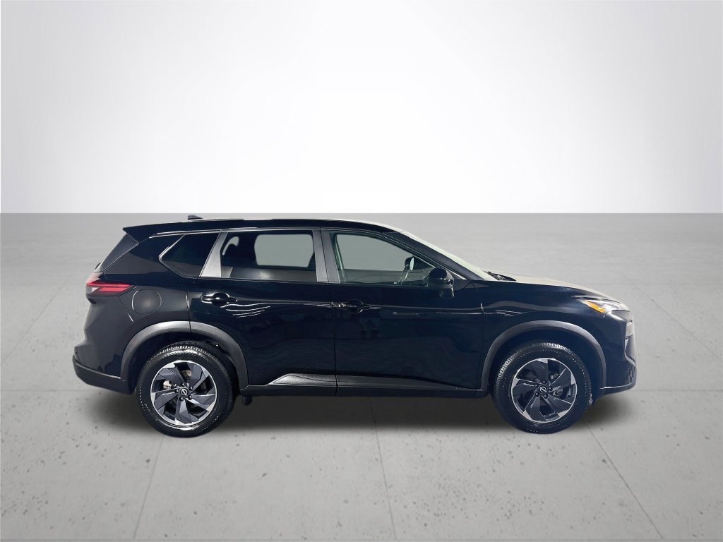 Used 2024 Nissan Rogue SV FWD image 5