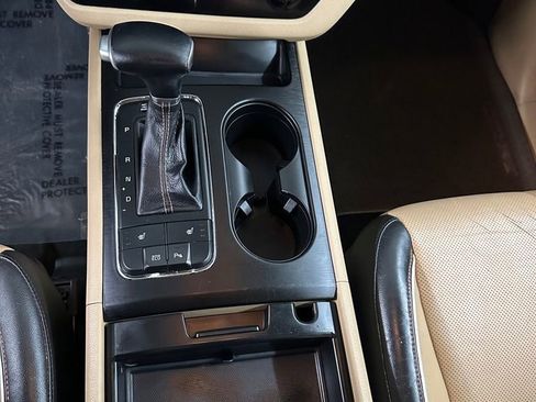 Used 2017 Kia Sedona LX w/ LX Essentials Premium Package FWD image 17