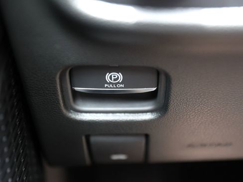 Used 2025 Jeep Grand Cherokee Altitude AWD/4WD image 35