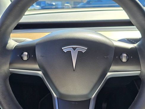 Used 2022 Tesla Model Y Performance AWD/4WD image 27