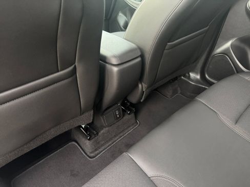 Used 2025 Buick Encore GX Preferred image 23