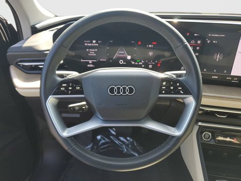 Used 2025 Audi Q5 Premium w/ Convenience Package AWD/4WD image 27
