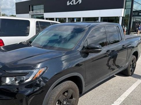 Used 2025 Honda Ridgeline Black Edition image 2