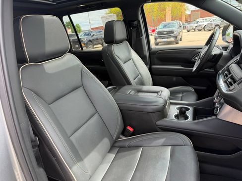 Used 2024 GMC Yukon XL SLT w/ SLT Premium Package AWD/4WD image 5