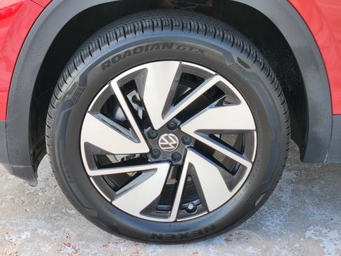 Used 2025 Volkswagen Atlas SEL AWD/4WD image 15