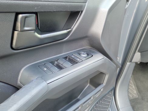 Used 2024 Toyota Tacoma SR5 AWD/4WD image 14