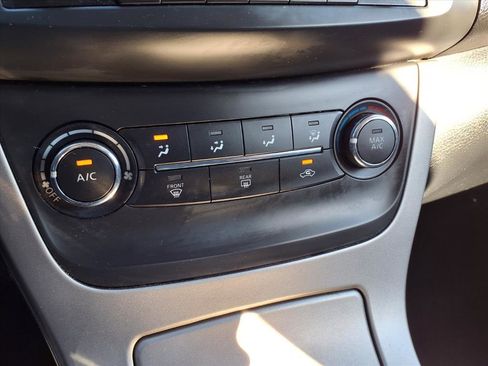 Used 2015 Nissan Sentra SV image 7