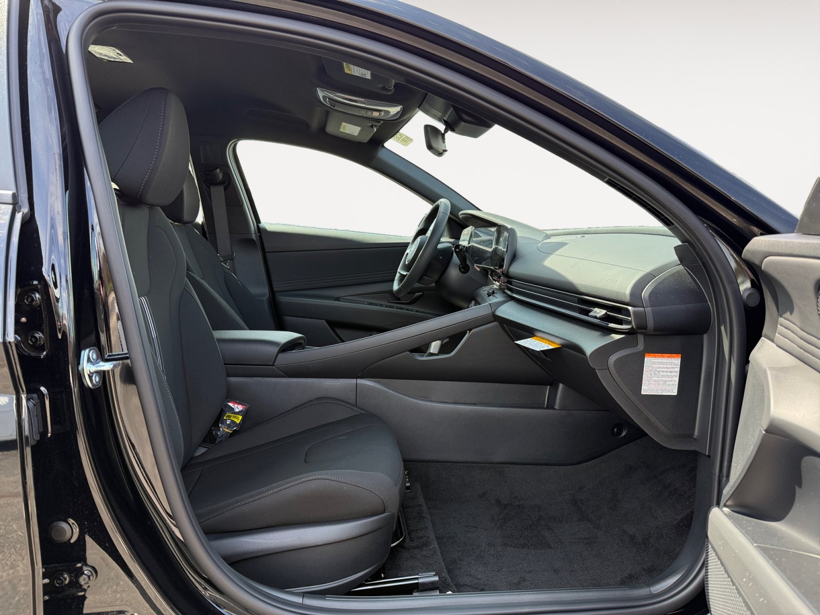 New 2026 Hyundai Elantra SEL FWD image 18