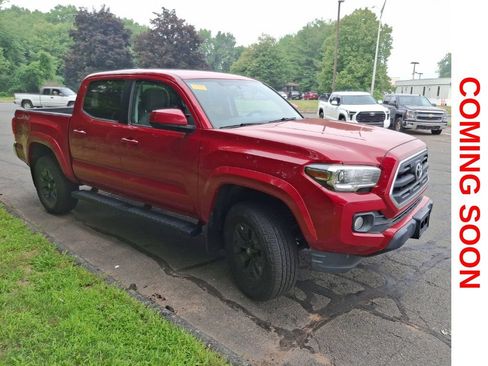 Used 2017 Toyota Tacoma SR5 w/ Tow Package AWD/4WD image 4