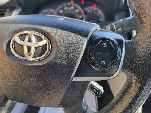 Used 2012 Toyota Camry LE image 28