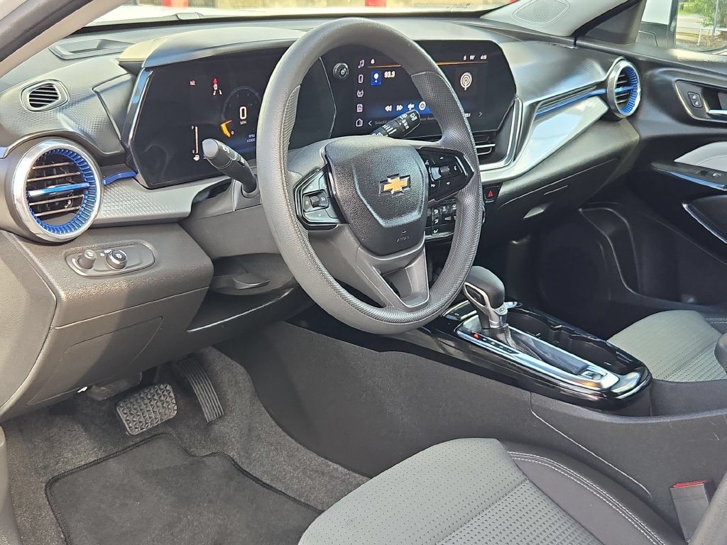 Used 2026 Chevrolet Trax LT FWD image 15