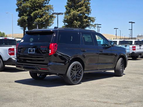 New 2026 Ford Expedition Platinum AWD/4WD image 4
