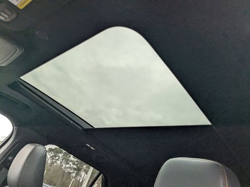 New 2026 Ford Explorer ST-Line w/ ST-Line Street Pack image 23