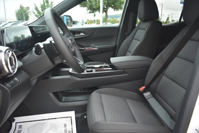 New 2027 Chevrolet Equinox LT w/ Safety and Technology Package FWD image 13