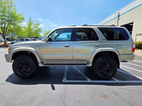 Used 2001 Toyota 4Runner Limited AWD/4WD image 3