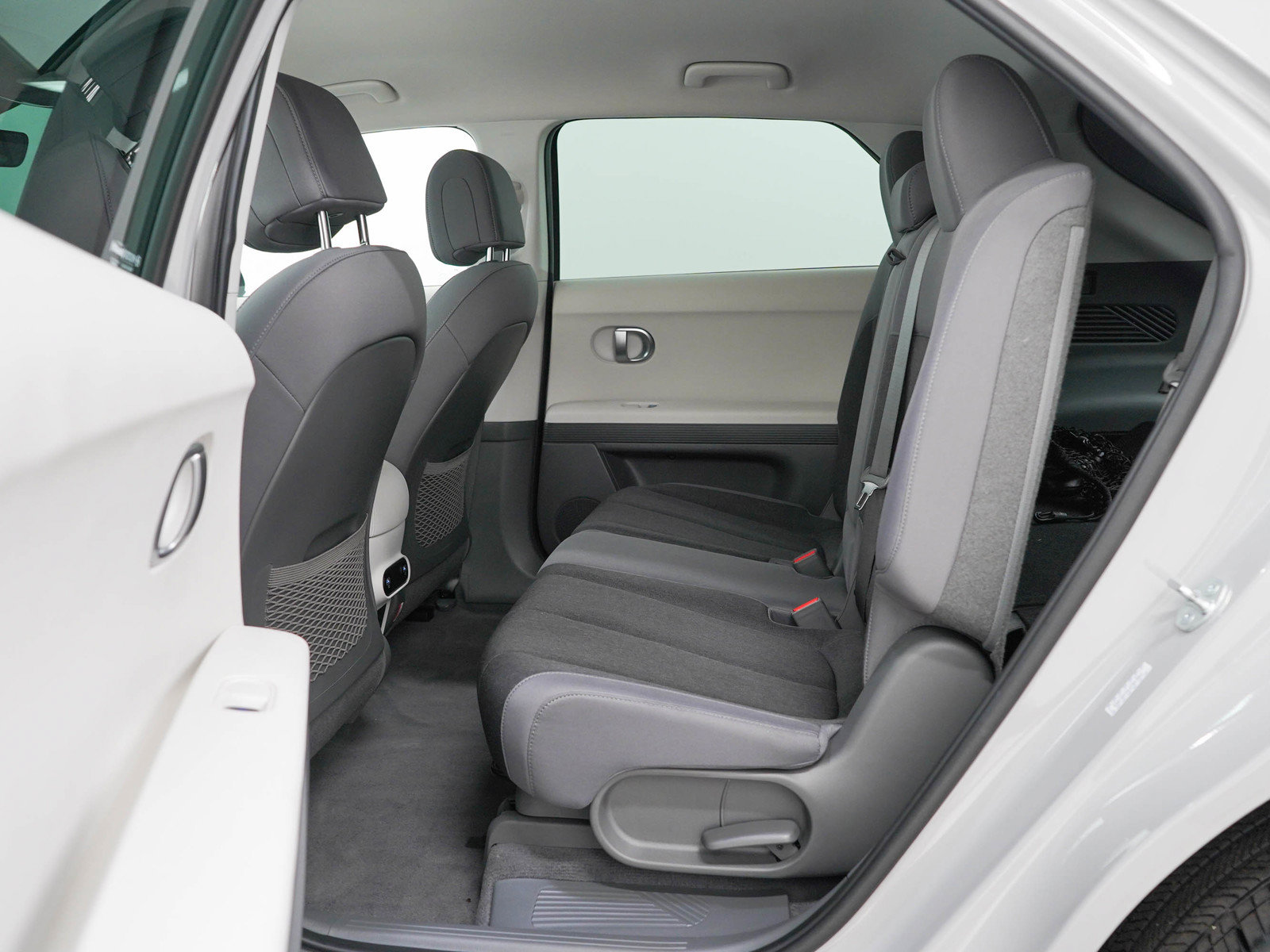 Certified 2023 Hyundai Ioniq 5 SE AWD/4WD image 18