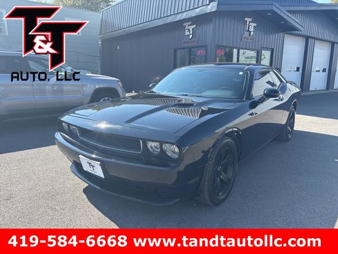 Used 2011 Dodge Challenger image 1