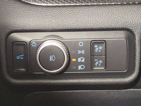 Used 2022 Ford Explorer ST AWD/4WD image 32