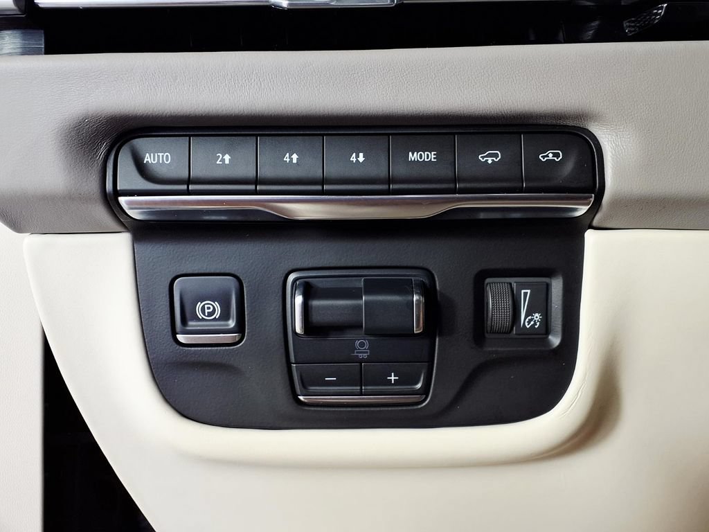 Used 2025 Cadillac Escalade Sport Platinum AWD/4WD image 16