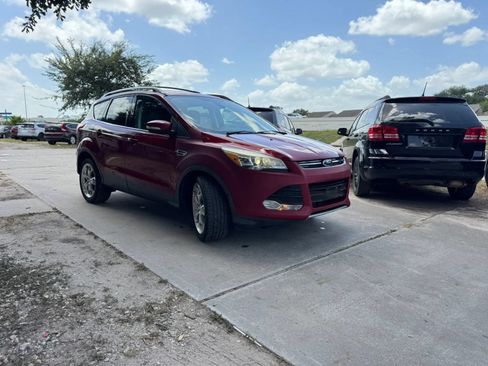 Used 2013 Ford Escape Titanium w/ Parking Technology Pkg FWD image 3