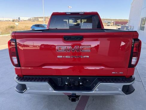New 2026 GMC Sierra 1500 SLE w/ Preferred Package image 7