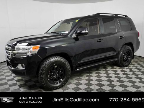 Used 2017 Toyota Land Cruiser w/ Preferred Accessory Package AWD/4WD image 29