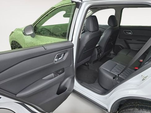 New 2026 Nissan Rogue Platinum AWD/4WD image 13