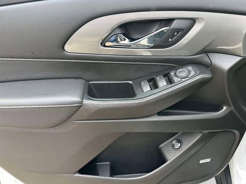 Certified 2023 Chevrolet Traverse LT w/ LT Premium Package image 25