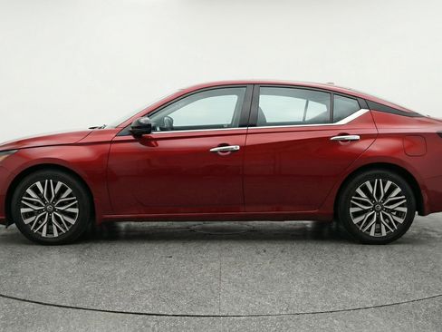 Used 2025 Nissan Altima 2.5 SV image 5