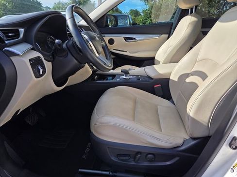Used 2021 INFINITI QX50 Essential FWD image 11