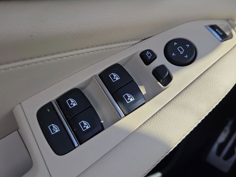 Used 2021 BMW X5 xDrive40i w/ M Sport Package image 41