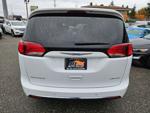 Used 2019 Chrysler Pacifica Limited image 13