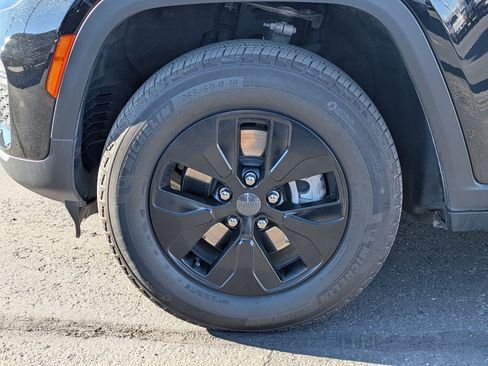 Used 2024 Jeep Grand Cherokee Limited 4xe image 13