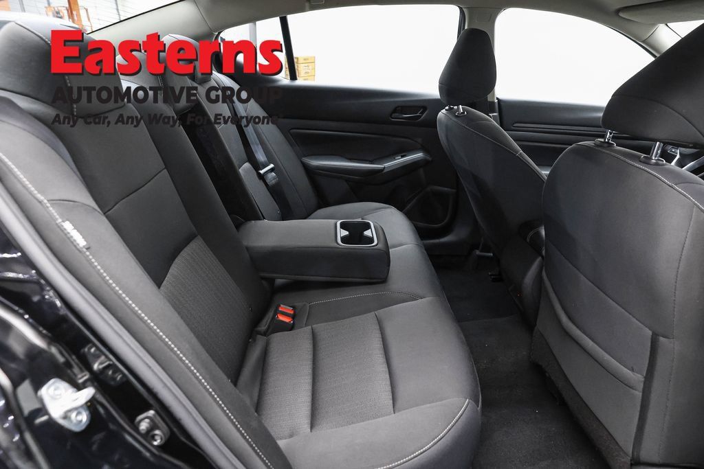 Used 2024 Nissan Altima 2.5 SV FWD image 25